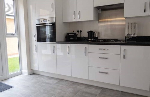 Milton Keynes House | 7 Swiftsure - 4 Bedroom Luxury and Spacious Home