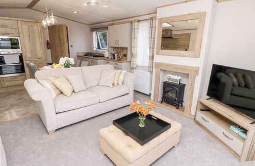 Woodfalls Cottage | 7 WILD HAVEN, pet friendly, with a garden in Landford