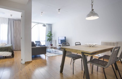 Dreta de l'Eixample Apartment | 70 m² Apartment ∙ 3 bedrooms ∙ 5 guests