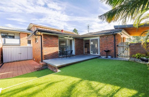Anna Bay House | 70 Pacific Avenue - Saltwater Pool, Air Con and Wi-Fi