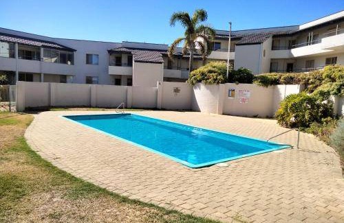 Safety Bay Apartment | 700 m² Apartment ∙ 2 bedrooms ∙ 4 guests