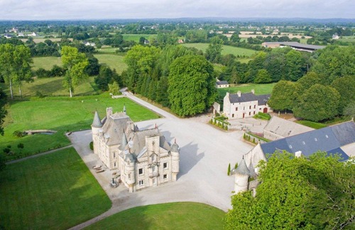 Yvetot-Bocage House | 700 m² Gîte ∙ 8 bedrooms ∙ 15 guests