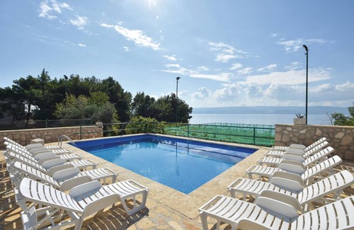 Duce House | 700 m² House ∙ 9 bedrooms ∙ 28 guests