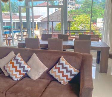 Cisarua Villa | 700 m² Villa ∙ 7 bedrooms ∙ 30 guests