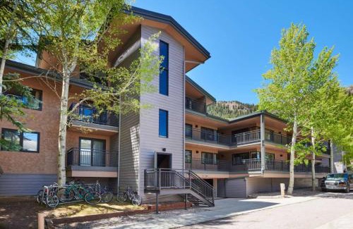 Aspen House | 700 Monarch 201