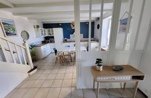 Poulgoazec House | 717-fisherman's house-view of Audierne port-400m from beaches