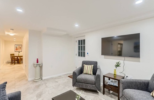 Interurban Park Condo | 74 m² Condo ∙ 2 bedrooms ∙ 4 guests