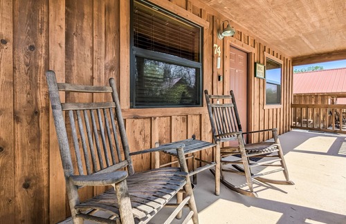 Mountain View Cabin | #74 Pinewood Cabin: Hog Holler