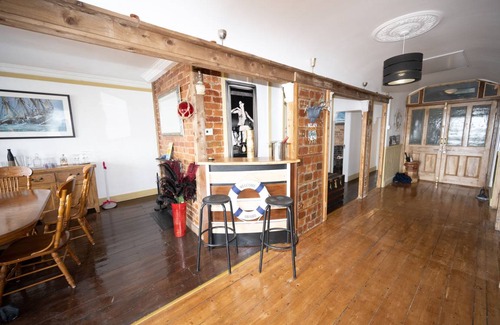 Youghal Apartment | 75 m² Apartment ∙ 3 bedrooms ∙ 6 guests