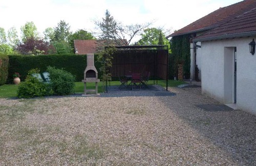 Paray-le-Monial House | 75 m² House ∙ 2 bedrooms ∙ 6 guests