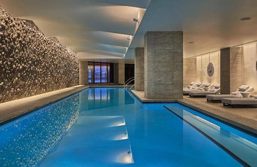 Spanish Peaks Hotel | 757 m² Hotel ∙ 6 bedrooms ∙ 14 guests