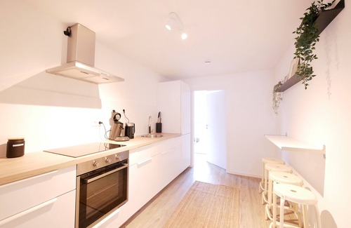 Innenstadt Apartment | 75m², central, balcony, kitchen, own car park