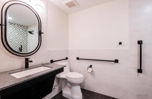 Shipyard Plantation House | 79 Kingston Dunes