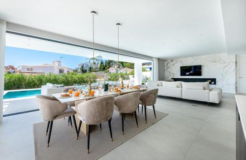Benalmadena Costa Villa | 797 HOLIDAY RENTALS - Lujosa y moderna villa en Puerto marina