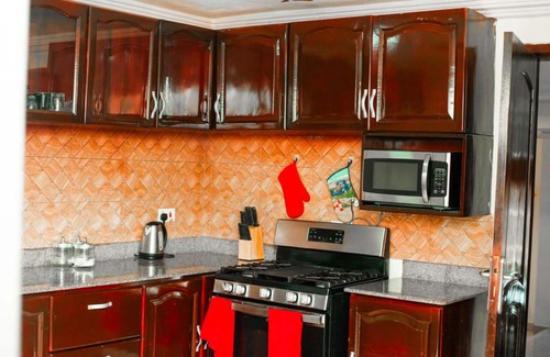 Cape Coast House | 7bed, 5bath Villa by Castle, Kakum, UCC and Elimina