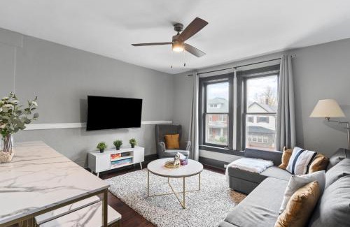 Windsor Villa | 7BR house 19 ppl DT Windsor WD Free Parking