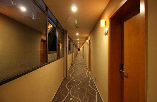 Lusong Qu Hotel | 7Days Premium Zhuzhou Yangtze River Road Central Hospital