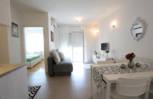Sarsoni Apartment | 7th Heaven