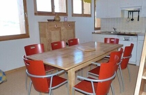 Albiez-Montrond Apartment | 8/10 people at the foot of the slopes
