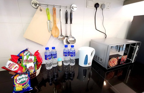 Bandar Puchong Jaya Condo | 8-9pax/5min walk IOIMall/Puchong/15min drive to Sunway/中文房东