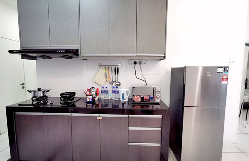 Bandar Puchong Jaya Condo | 8-9pax/5min walk IOIMall/Puchong/15min drive to Sunway/中文房东