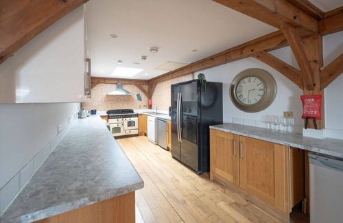 Hardwicke House | 8 Bedroom/6 Bath House/Large Patio/Large Parking