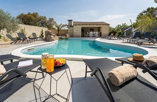 Zaton House | 8 bedroom beautiful home in Zaton