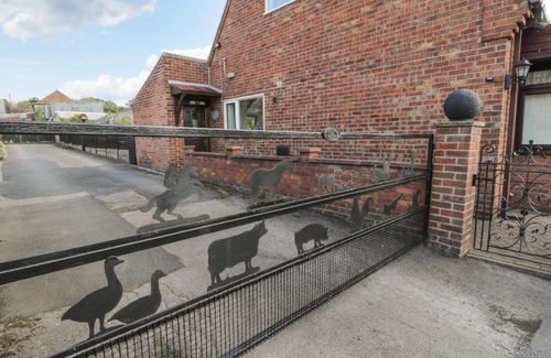 Hinderwell House | 8 Coronation Avenue