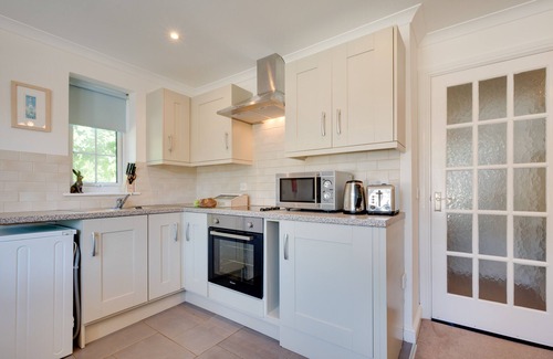 Looe House | 8 Hares Hollow - Two Bedroom House, Sleeps 4