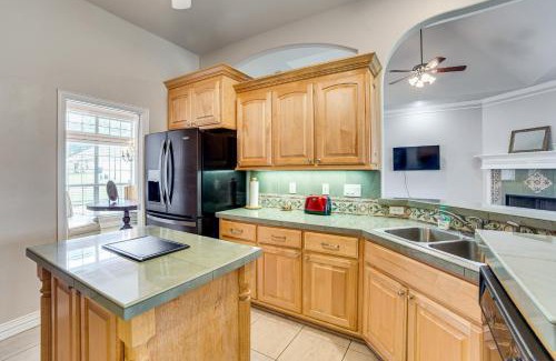 Flint House | 8 Mi to Lake Palestine Peaceful Family Retreat