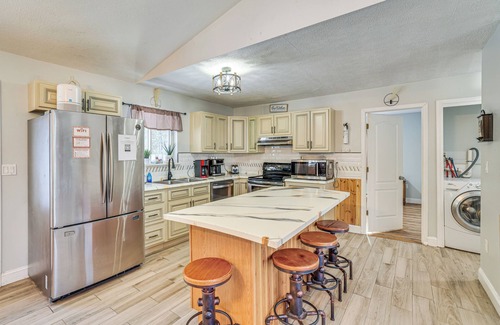 White Mills Cottage | 8 Mi to Lake Wallenpapack: Gem w/Deck & Game Room