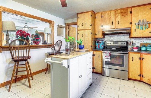 Scottsbluff House | 8 Mi to Scotts Bluff Nat'l Monument: Family Home