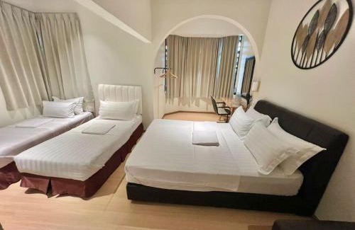 Taman Aman House | 8 mins driving to TC Beach at Holiday Guest House
