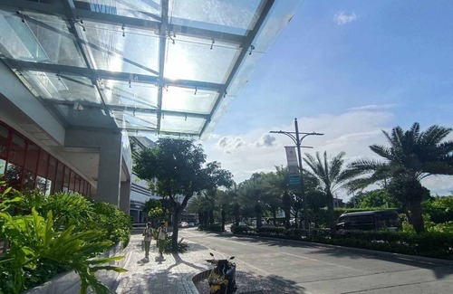 Lapu-Lapu Resort | 8 Newtown Boulevard