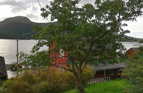 Andalsnes House | 8 person holiday home in Åfarnes
