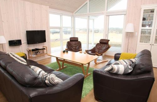 Nr. Lyngby House | 8 person holiday home in Løkken-By Traum