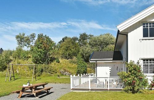 Oksvoll House | 8 person holiday home in Oksvoll