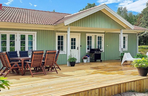 Ellos House | 8 person holiday home in ELLÖS