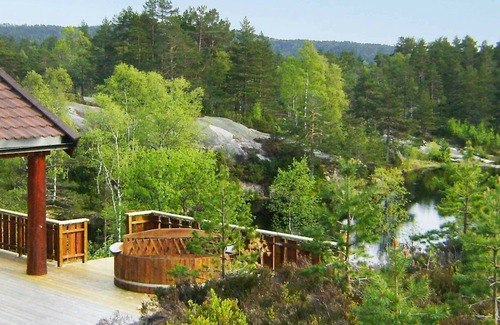Marnardal House | 8 person holiday home in BJELLAND