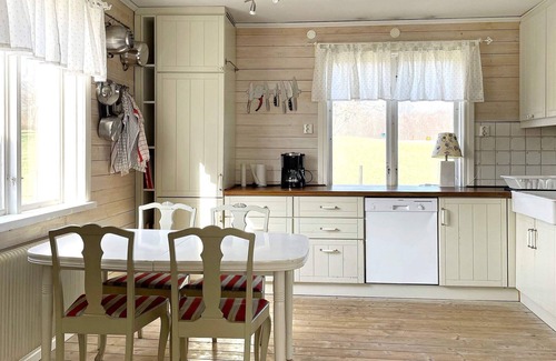 Vetlanda House | 8 person holiday home in VETLANDA-By Traum