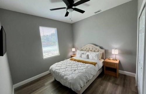 Northwest Orlando House | 8-Person Luxury Stay Near Disney World & Attractions