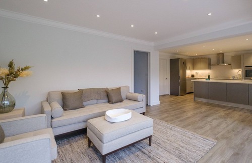 Thorpeness Cottage | 8 Sanctuary - sleeps 12 guests in 6 bedrooms