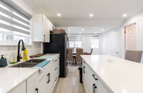 Amherstburg Cottage | 80 Feet of Private Lakefront Cottage in beautiful Town of Amherstburg, Ontario
