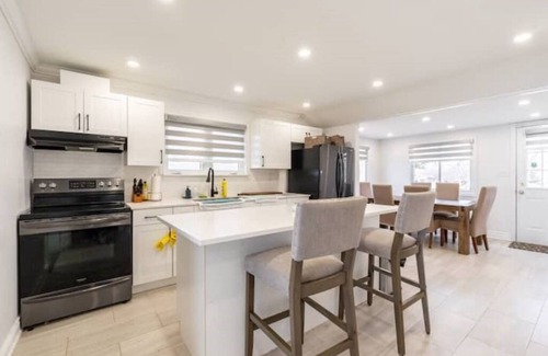 Amherstburg Cottage | 80 Feet of Private Lakefront Cottage in beautiful Town of Amherstburg, Ontario