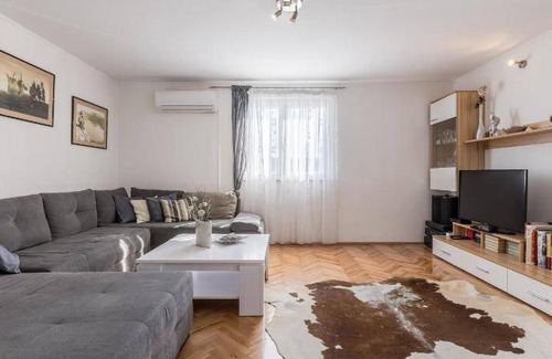Solin Apartment | 80 m² Apartment ∙ 1 bedroom ∙ 6 guests
