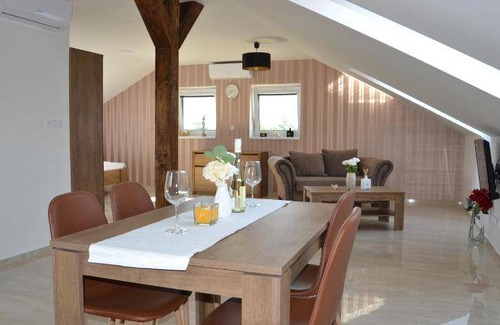 Lednice Apartment | 80 m² Apartment ∙ 2 bedrooms ∙ 6 guests