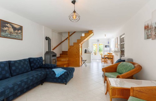 Balatonkenese House | 80 m² House ∙ 1 bedroom ∙ 5 guests