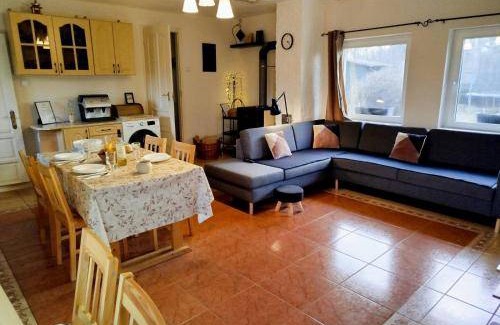 Szentendrei House | 80 m² House ∙ 3 bedrooms ∙ 8 guests