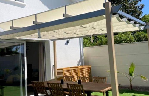 Villenave-d'Ornon Villa | 80 m² Villa ∙ 2 bedrooms ∙ 6 guests