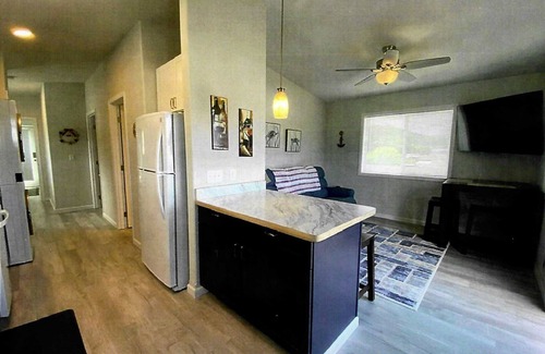 Winchester Bay House | 800 sq ft New Home within 2 blocks of town, sand dunes, Umpqua River, and marina